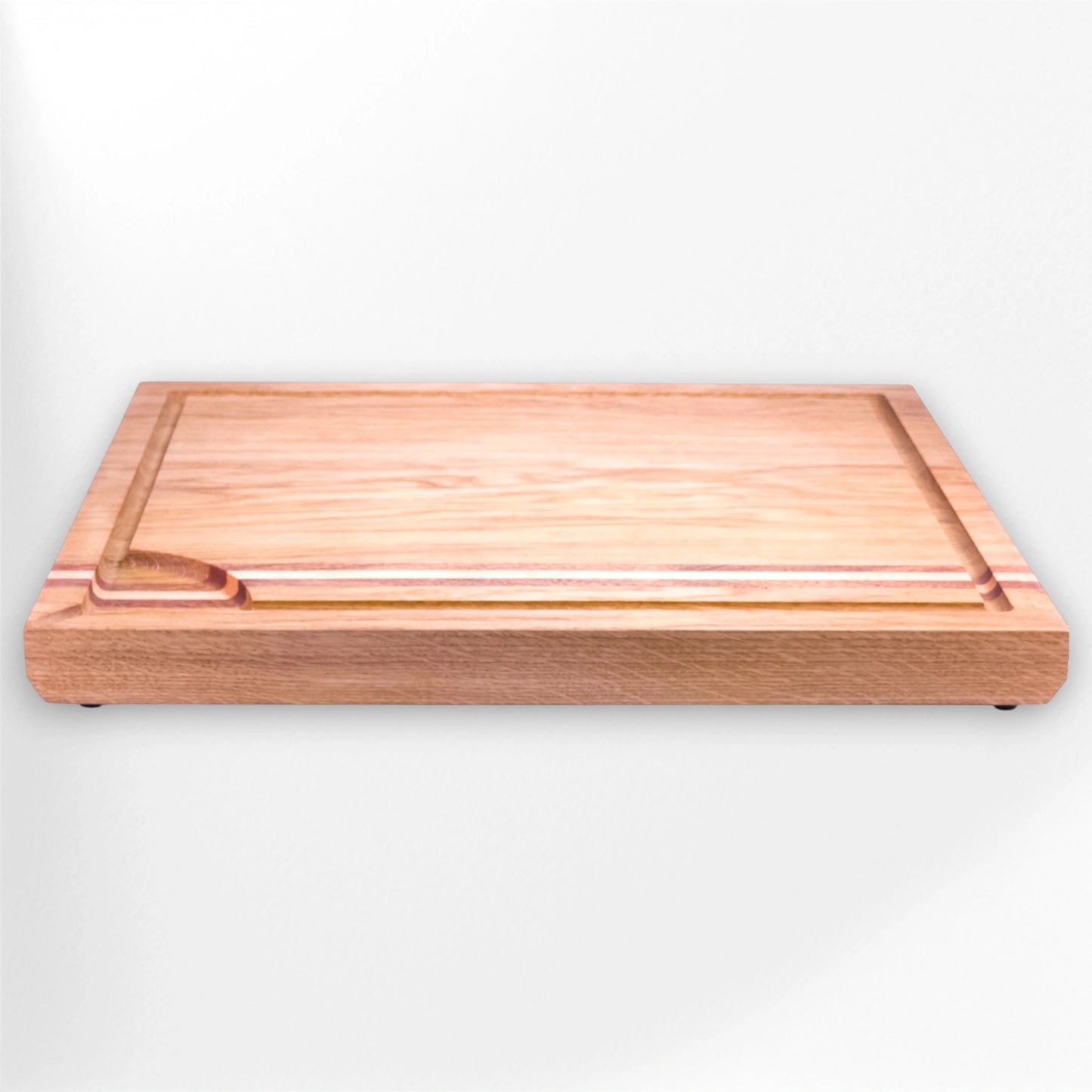 A Solid oak chopping board. This is available as non personalized edition.
