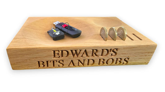 Personalised oak valet tray engraved with “Edward’s Bits and Bobs” — handcrafted wooden organiser for coins, keys, and everyday essentials, ideal gift for men
